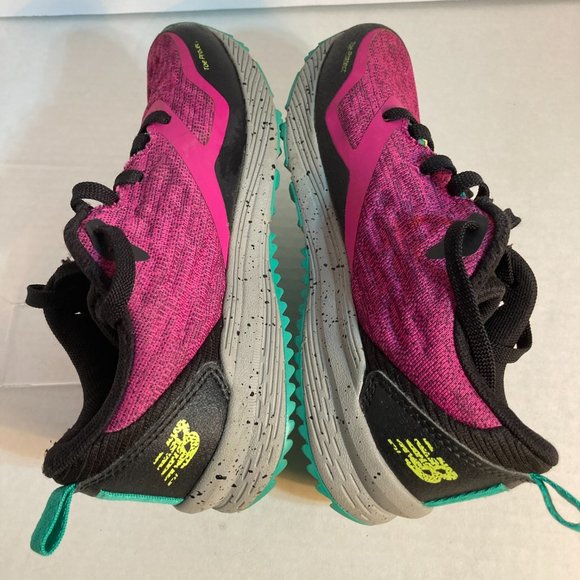 Kids Neon New Balance size 2 - Picture 4 of 10